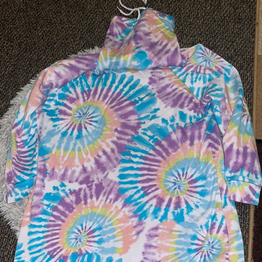 Tie Dye Knee Length Dress with Long Sleeve